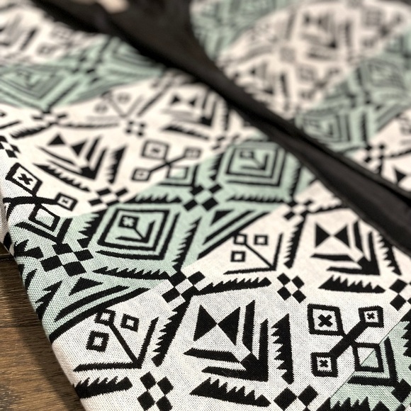 Love 21 Blazer Jacket Black Green Geometric Open Lined Collarless Work Size XS - Picture 11 of 11